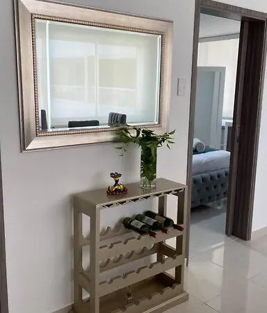 Apartamento Exclusivo Y Lujoso, Cerca De La Playa