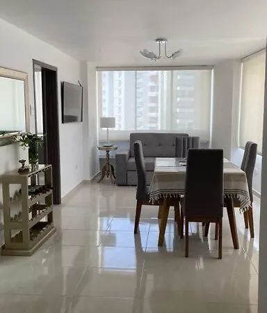 Apartamento Exclusivo Y Lujoso, Cerca De La Playa